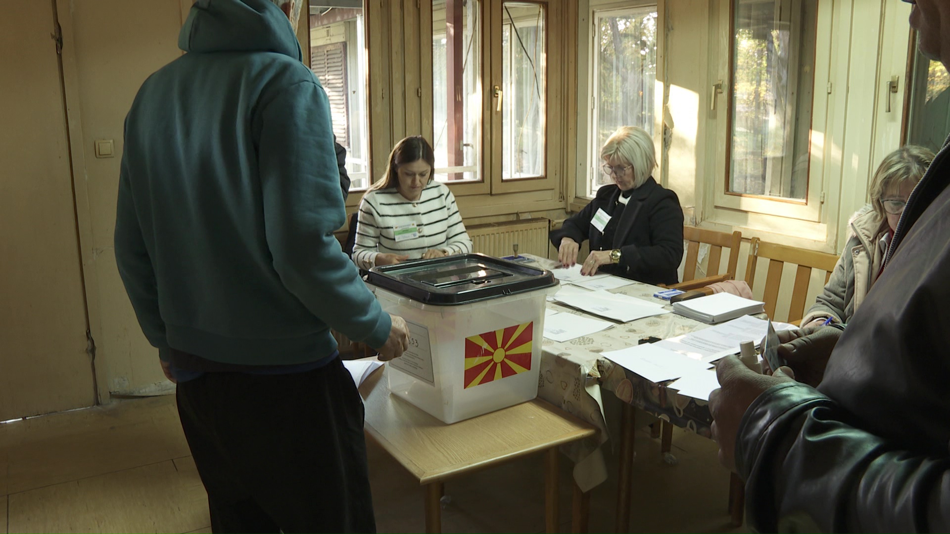 Изборен молк – гласаат болните и немоќните, лицата во старските домови