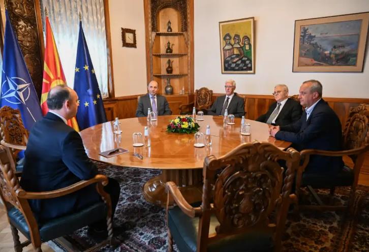 Гаши на средба со екс-претседатели на Собранието - предложено основање неформален совет за размена на идеи и искуства без политички влијанија