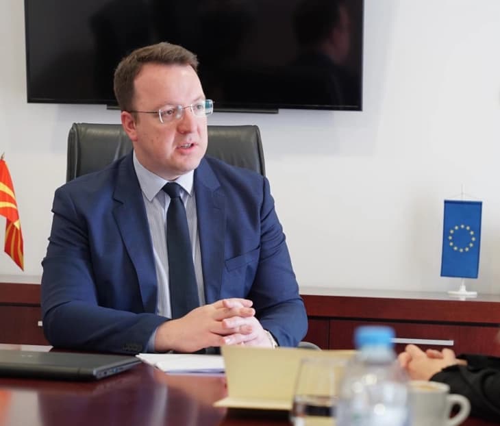 Николоски и Караџов во четврток ќе го потпишат договорот за меѓуграничниот железнички тунел на Коридор 8