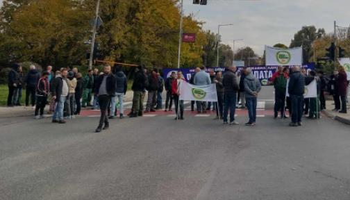 Секој ден сме на улица, бараме плата и ништо повеќе, порачаа вработените на ЈП „Паркови и зеленило“ - Скопје