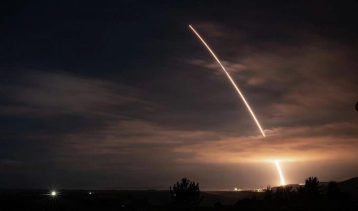 САД: Тест на ракета „Minuteman III“ од Ванденберг во Калифорнија до Маршалските острови