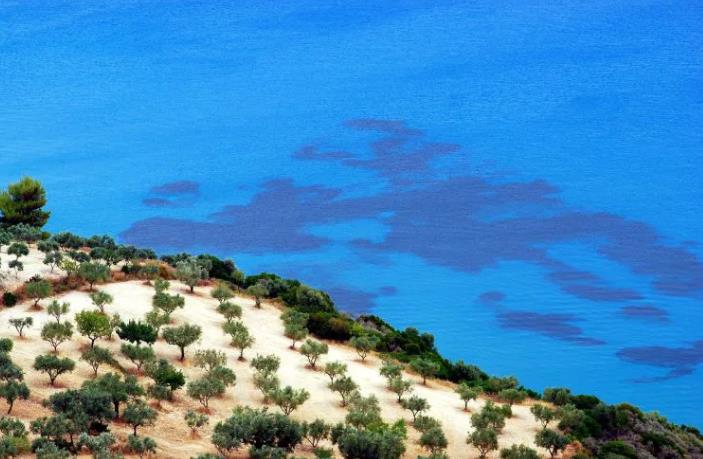 Американската компанија „ExxonMobil“, заедно со „Energean“ и „HELLENiQ ENERGY“ ќе истражуваат јаглеводороди во Јонското Mоре