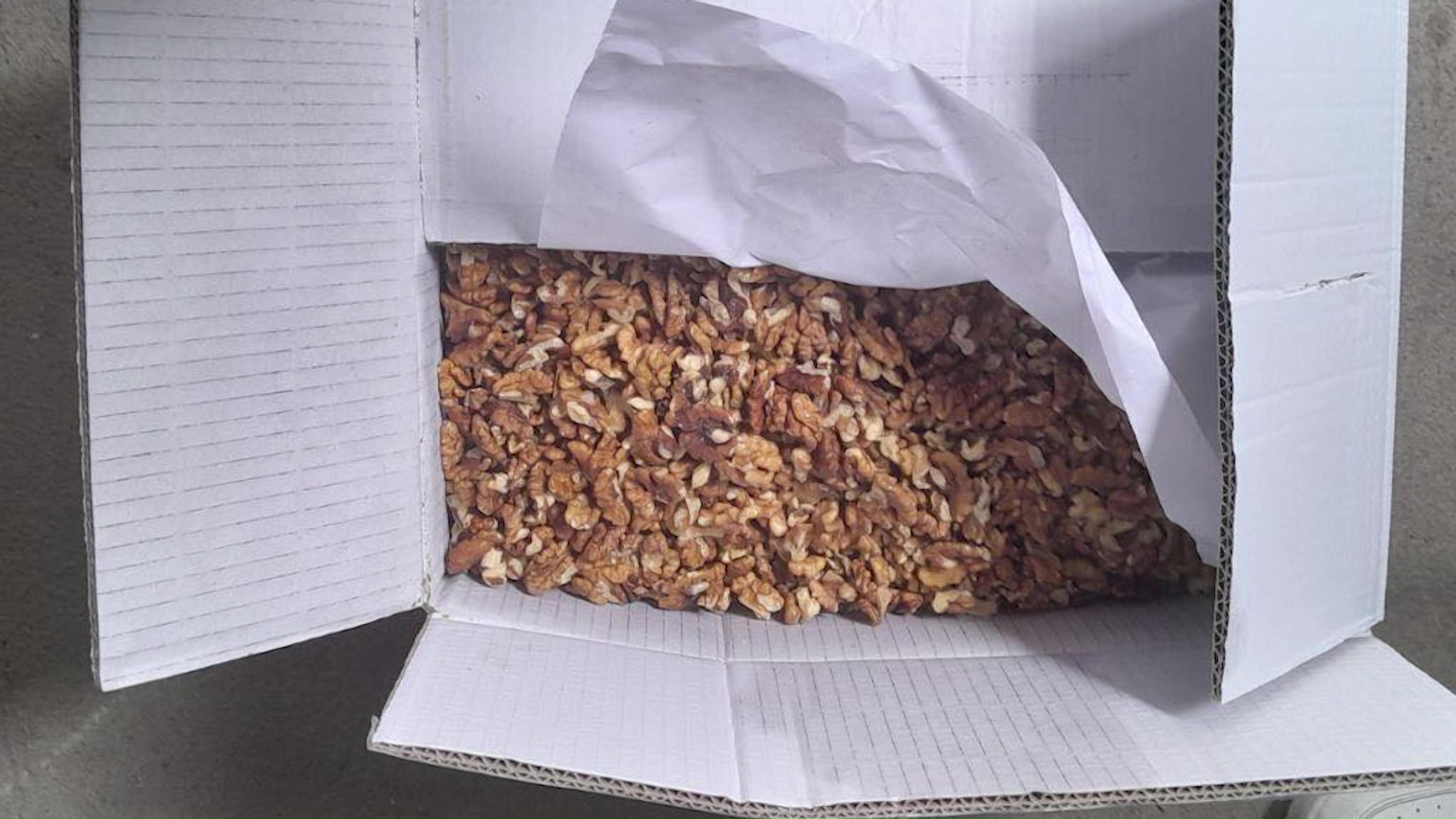 2,5 тони небезбедни јаткасти плодови заплени АХВ, храната ќе биде уништена