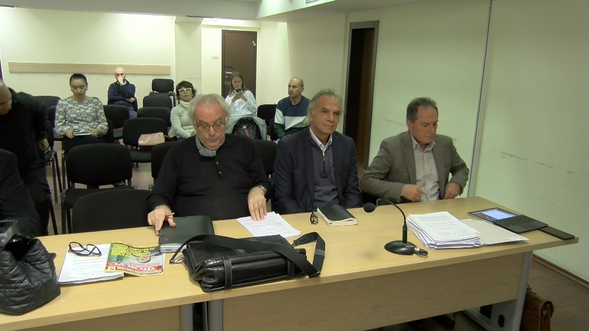 Продолжи судењето за проневара на скапа биолошка терапија на Онкологија