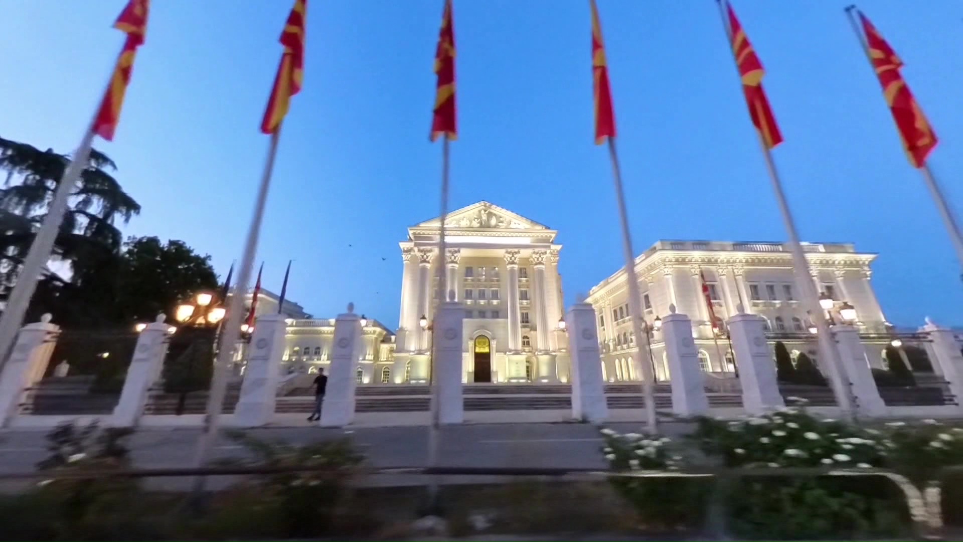 Засега нема реконструкција на Владата, фокусот е на конгресот на 6 декември, нема да има ресор повеќе во владата, изјави Мицкоски