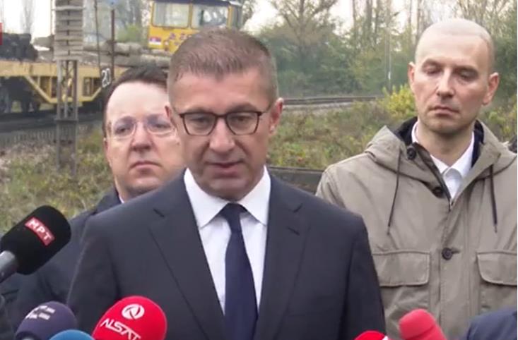 Мицкоски: За рекордно време успеавме да ги мобилизираме сите капацитети и започнеме со чистење на Град Скопје