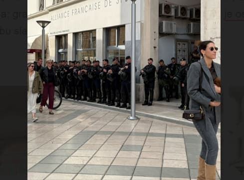Протест во Сплит поради апсењето на лица, кои извршија упад на Деновите на српската култура- градот е полн со полиција (ВИДЕО)