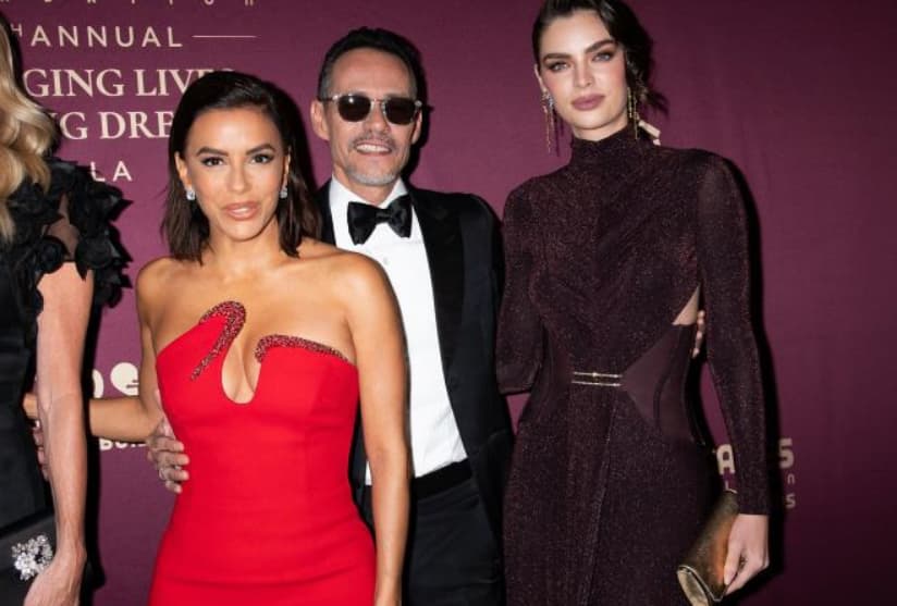 Ева Лонгрија „го запали“ Њујорк со чудното деколте на црвениот тепих (ФОТО)