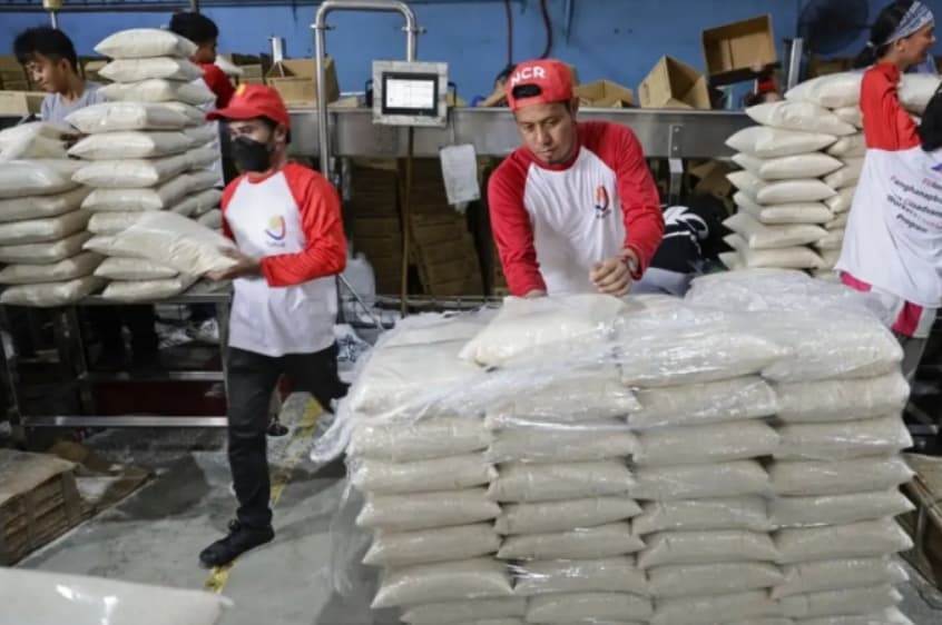 Речиси милион луѓе се евакуирани на Филипините поради супертјфунот „Фунуон“