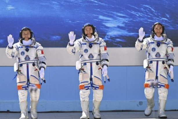 Кина: Враќањето на астронаутите од „Шенжоу-20“ според предвиденото