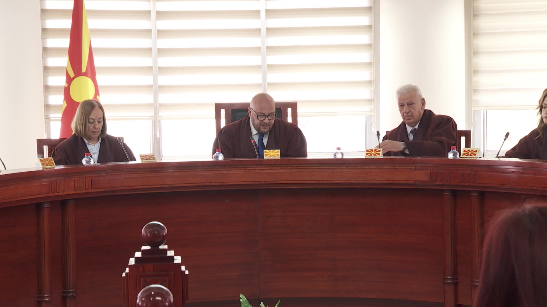 Пред да одлучи за линеарното покачување на пензиите Уставен ќе ги чека образложенијата на Собранието и на Владата