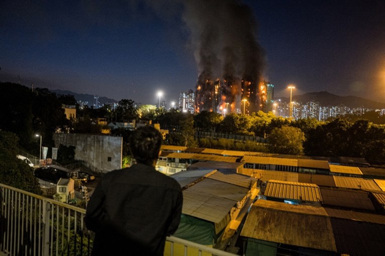 Бројот на жртви во големиот пожар во станбениот комплекс во Хонг Конг се зголеми на 146