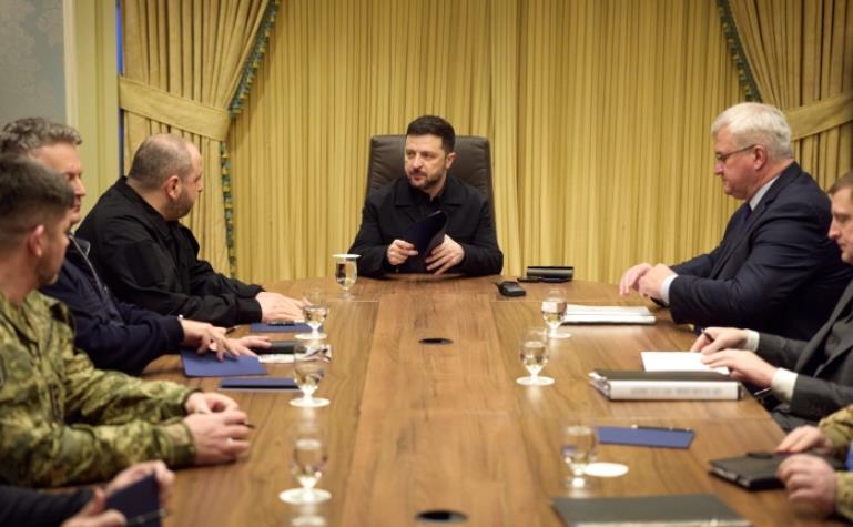 Медиуми: Откажан состанокот меѓу Зеленски и американската делегација