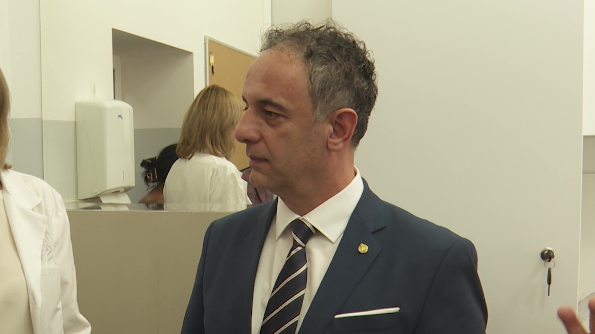 Алиу го кани на средба синдикатот на клинички за моделот за реорганизацјиа и прераспределба на медицинскиот кадар