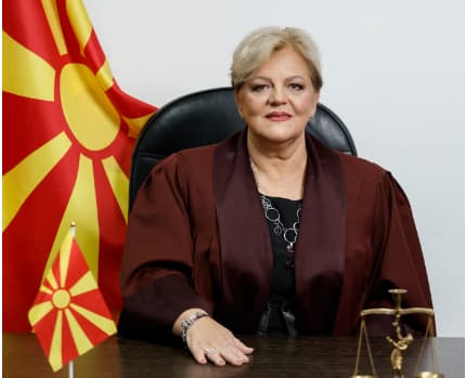 Уставната судијка Јадранка Дабовиќ-Анастасовска поднесе оставка, Уставен останува со седум судии