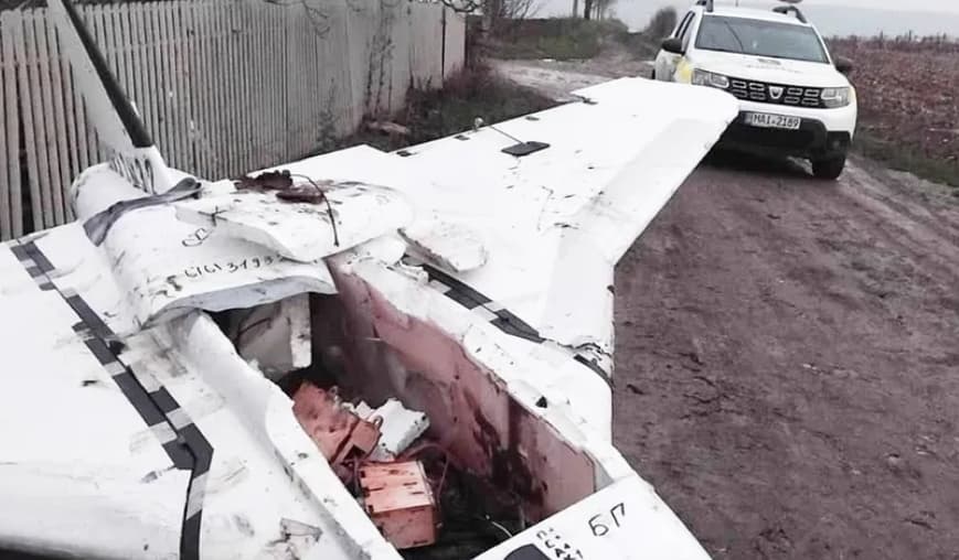 Пронашол дрон во селото, па помислил дека е играчка и го однел дома- не очекувал да пристигнат специјалци (ВИДЕО)