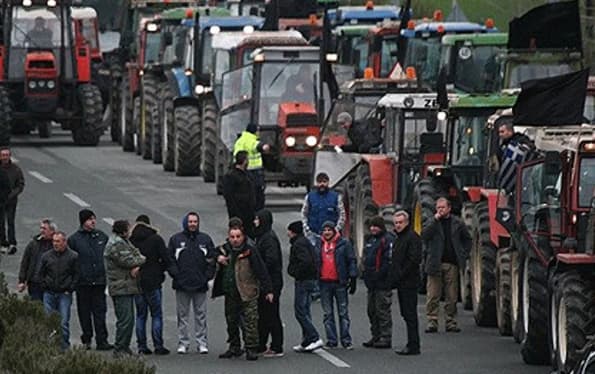 Од 18 часот целосно блокиран сообраќајот кон Грција преку ГП Богородица