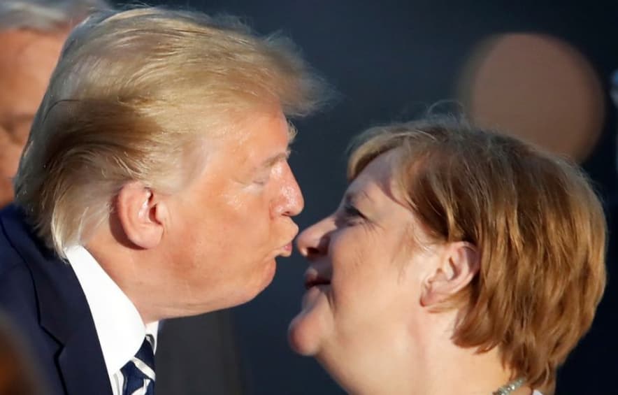 Трамп со критики до поранешната канцеларка Меркел: Таа направи две големи грешки
