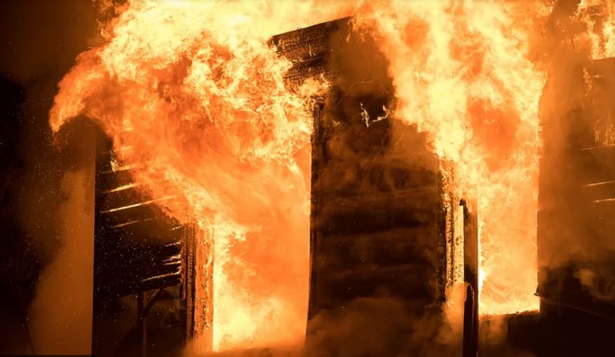 Најмалку 22 жртви, од кои повеќето жени загинаа во пожар во зграда во Џакарта- една од нив била бремена