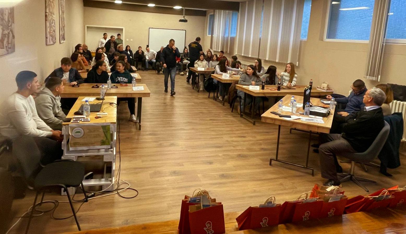 Во Кавадарци се одржа квиз, организиран од доброволното противпожарно друштво „Сашко Гешовски“