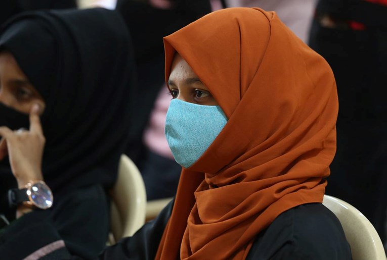 Австрија гласаше за забрана за носење хиџаб во училиштата за девојчиња под 14 години