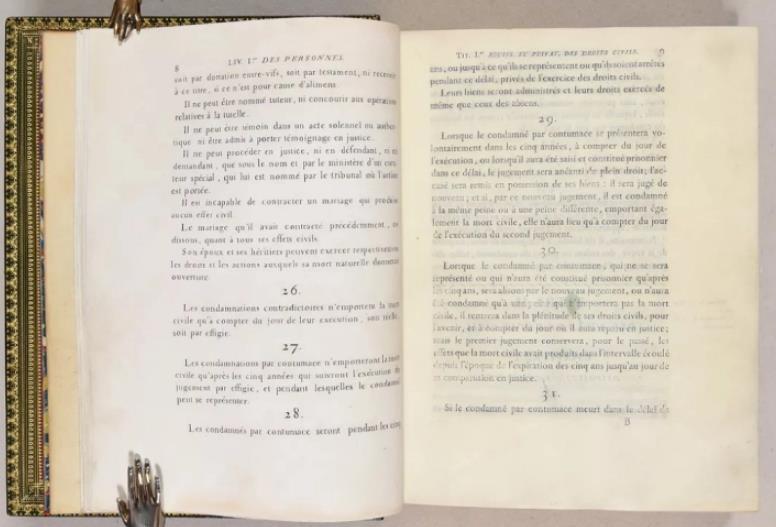 Луксузна копија на „Наполеоновиот законик“ на аукција во Брисел