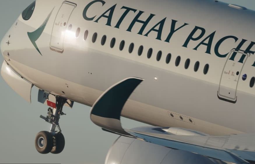 Патник сакал да ја отвори вратата на авионот среде интерконтинентален лет од Бостон- уапсен е по слетувањето