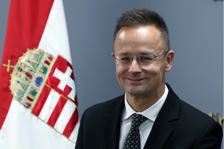 Сијарто: Кој уште се сомнева во здравиот разум во Брисел, нека ги види изјавите на првиот човек на НАТО