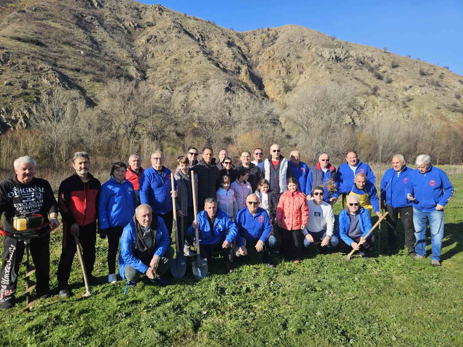 Сојуз на Ротари клубови на Македонија: 6000 медоносни садници засадени низ целата држава