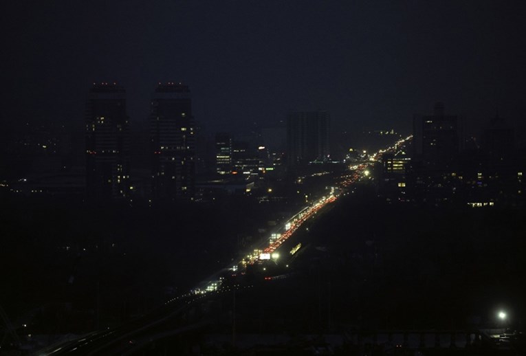 Милион домаќинства во Украина останаа без струја по руските напади со дронови