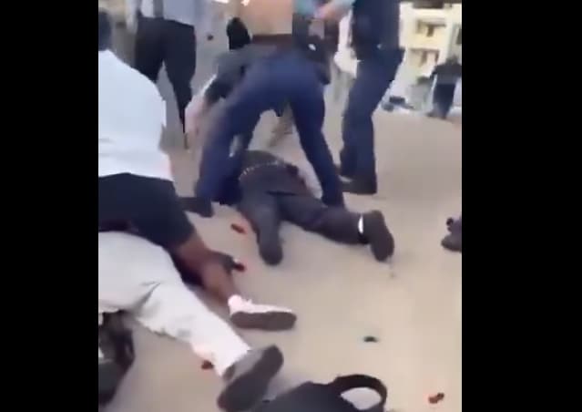 Најмалку 10 загинати во масакрот на плажа во Сиднеј, уапсени се двајцата напаѓачи (ВИДЕО)