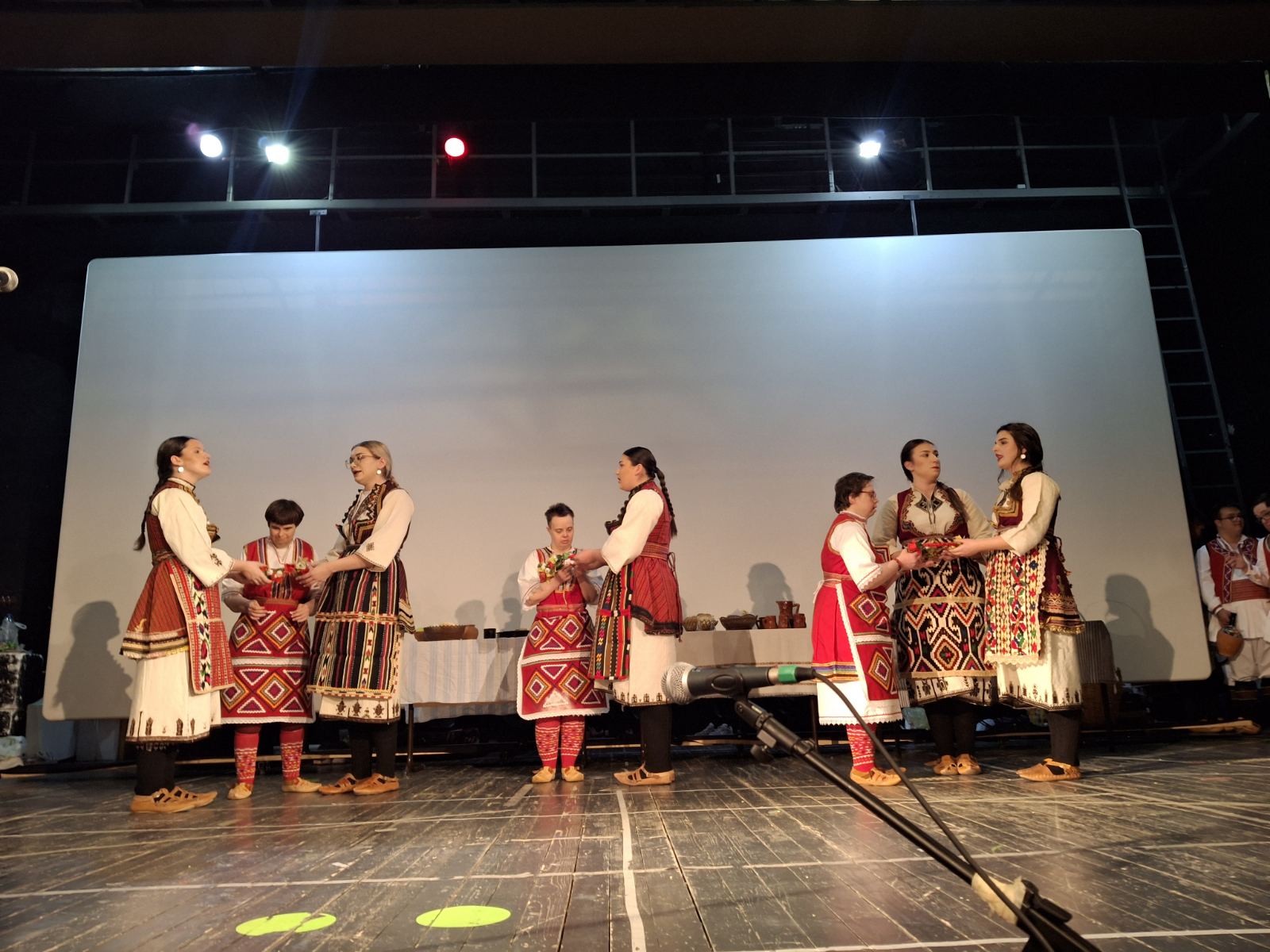 Преку традицијата до инклузија: „Македонска свадба“ со млади лица со Даунов синдром