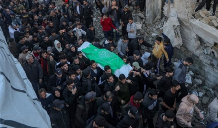 Илјадници се собраа на погребот на лидерот на Хамас, убиен во израелски напад