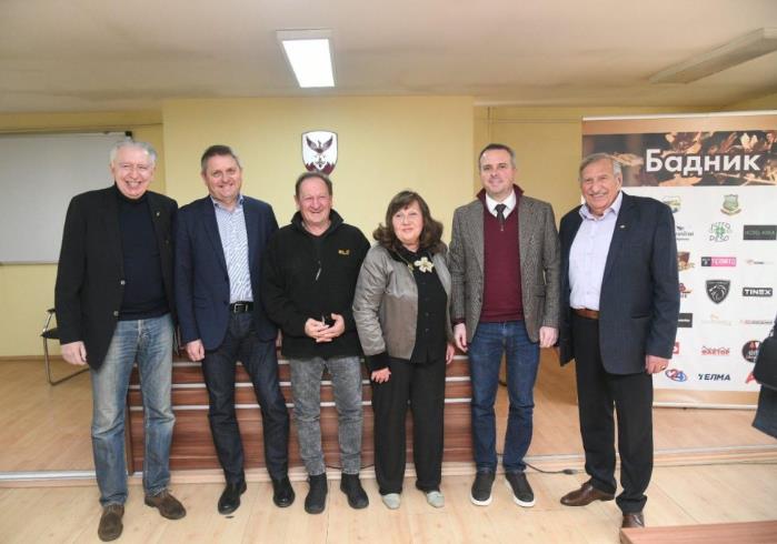 Кум за Бадник е бизнисменот Зоран Кондратенко, а здравичар - музичарот Јаков Дренковски