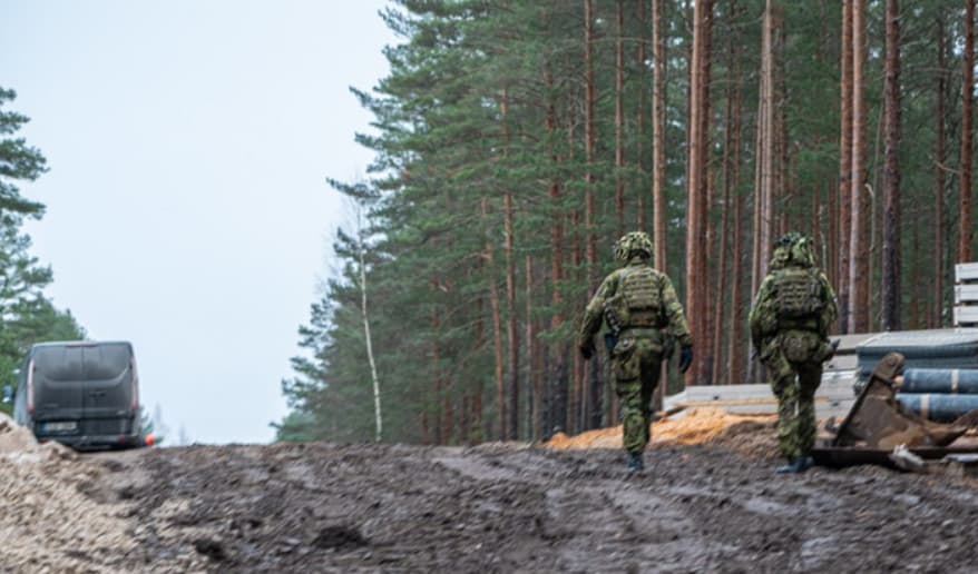 Длабоко во шумите на Естонија, НАТО поставува замка за Путин (ВИДЕО)
