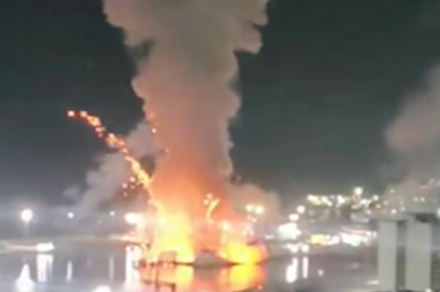 Видео: Во американските напади погодени воени бази и главното пристаниште во Венцуела