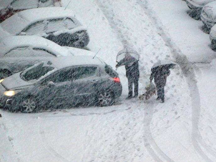 СМС за итно предупредување поради интензивни врнежи од снег, испрати српскиот Хидрометеоролошки завод