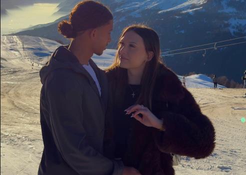 Фудбалер херој, влезе во страшениот пожар во Швајцарија за да ја спаси девојката!