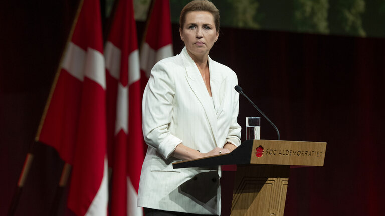 Фредериксен: САД да не испраќаат закани кон своите историски сојузници за Гренланд