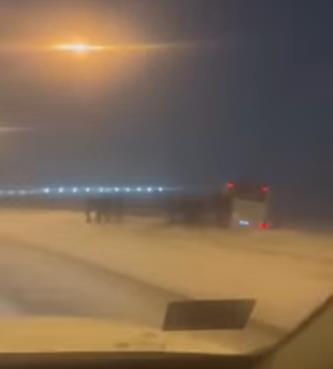 Македонски автобус излетал од автопат во Србија