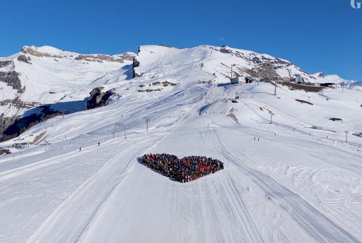 Скијачи формираа џиновско срце на падините на Кран – Монтана