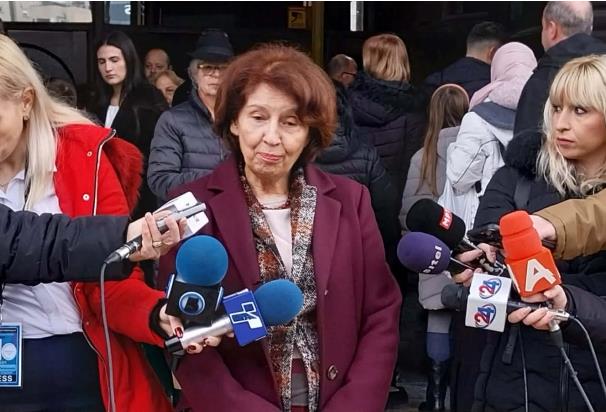 Сиљановска-Давкова: Божик е повик да погледнеме кон себе, да го разбудиме човечкото во нас, добрината, надежта