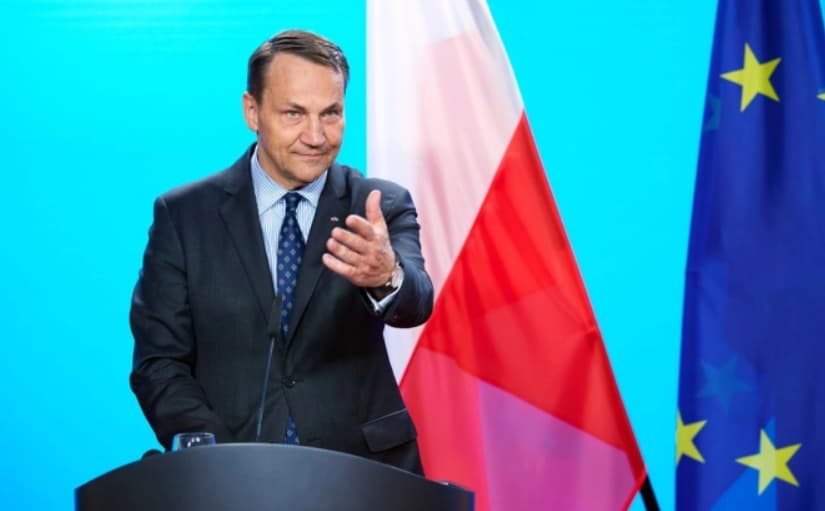 Сикорски: Полска е подготвена да прими германски војници за да се обезбеди примирје во Украина