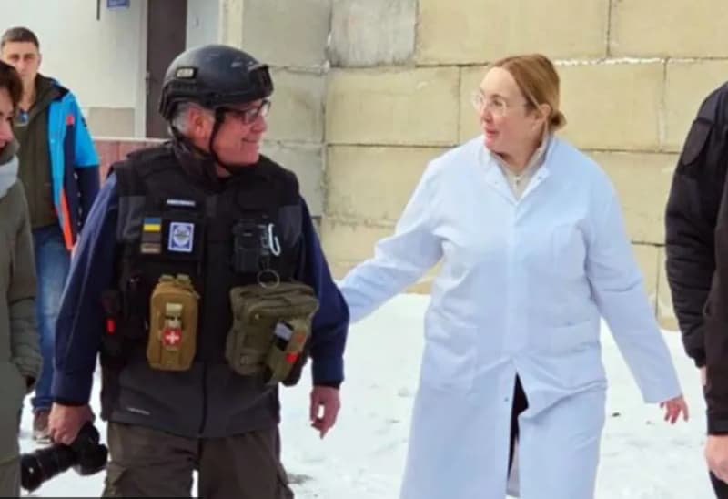 Синот на американскиот милијардер Бафет во Украина- сите се чудат што прави таму, се споменува „човечко сафари“