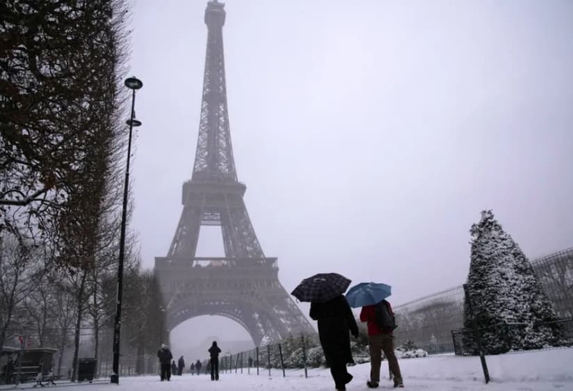 Бурата „Горети“ прави хаос низ Франција: Најмалку шестмина повредени, 380.000 домови без струја (ВИДЕО)
