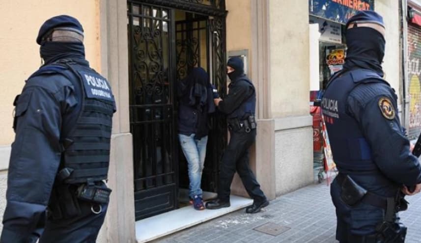 Во Шпанија се уапсени 34 членови на криминалната група „Црна секира“