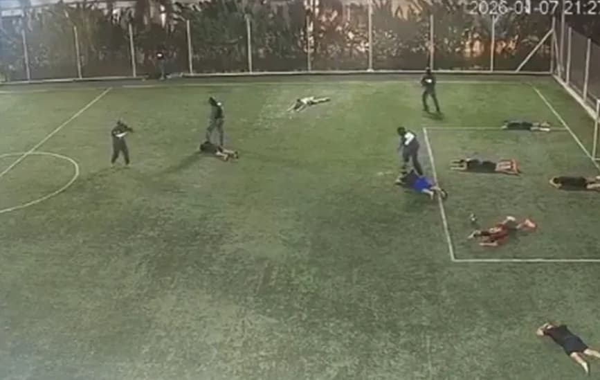 Масакр за време на фудбалски натпревар: Вооружени луѓе упаднаа на теренот и почнаа да пукаат (ВИДЕО)