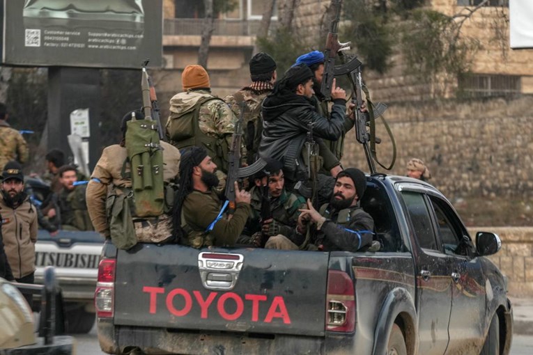 Сириската армија на сила го презеде градот Алепо по пропаднатото примирје