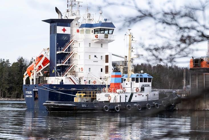 Финска го ослободи бродот што оштети подводен телекомуникациски кабел во Финскиот Залив