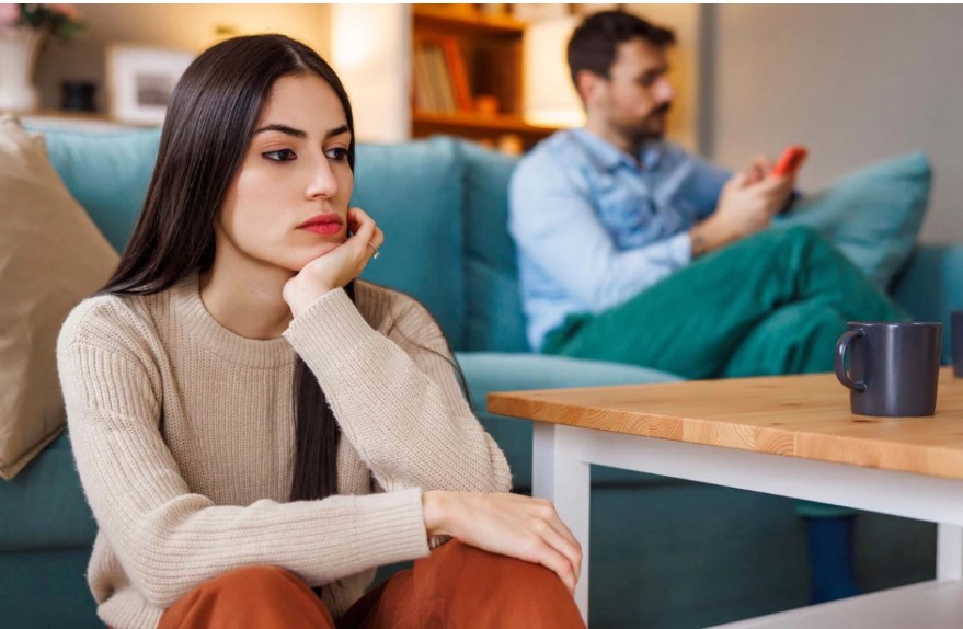 Несреќни, но заробени: 7 причини зошто жените остануваат во лоши бракови
